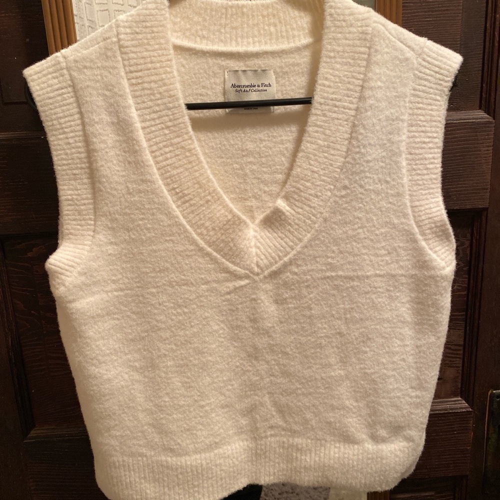 Abercrombie sweater vest